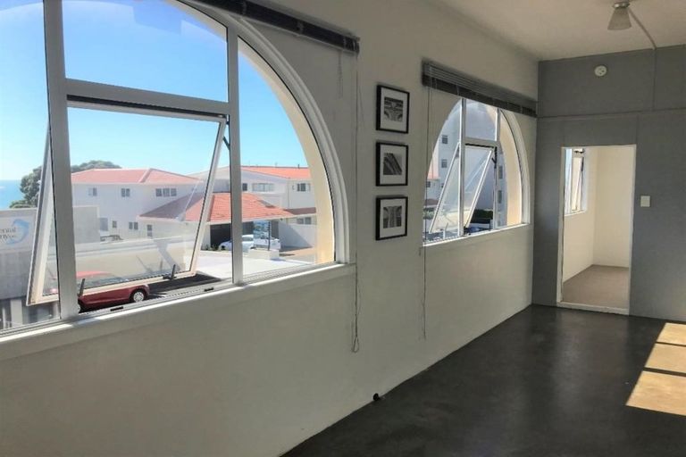 Photo of property in Devonport Apartments, 28/127 Saint Aubyn Street, New Plymouth, 4310