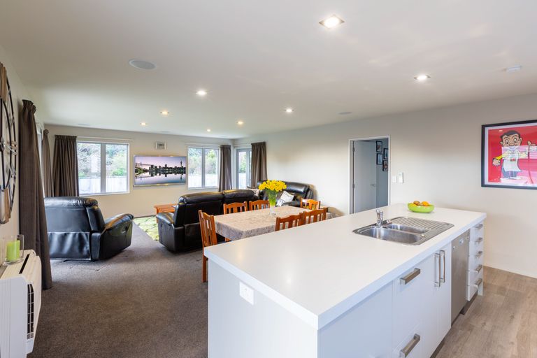 Photo of property in 3 Tussock Place, Stoke, Nelson, 7011