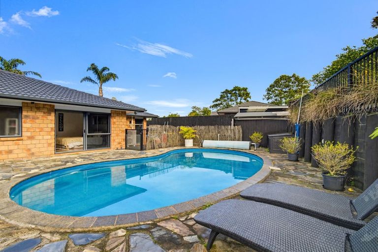 Photo of property in 14 Jenny Lane, Waiuku, 2123