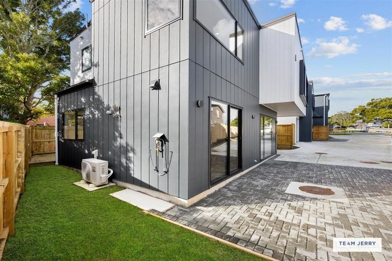 Photo of property in 339c Bucklands Beach Road, Bucklands Beach, Auckland, 2012