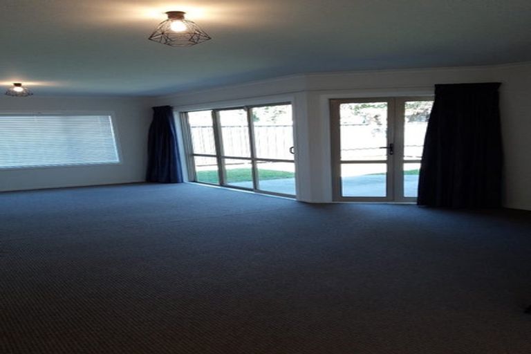 Photo of property in 23/64 Kawaha Point Road, Kawaha Point, Rotorua, 3010