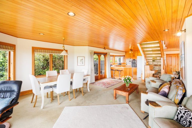 Photo of property in 96 Clifton Terrace, Fitzherbert, Palmerston North, 4410