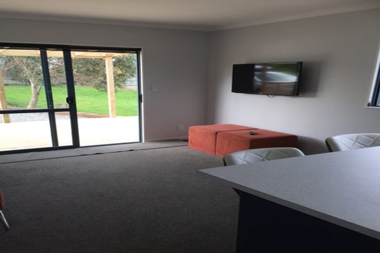 Photo of property in 160 Milne Drive, Paraparaumu, 5032