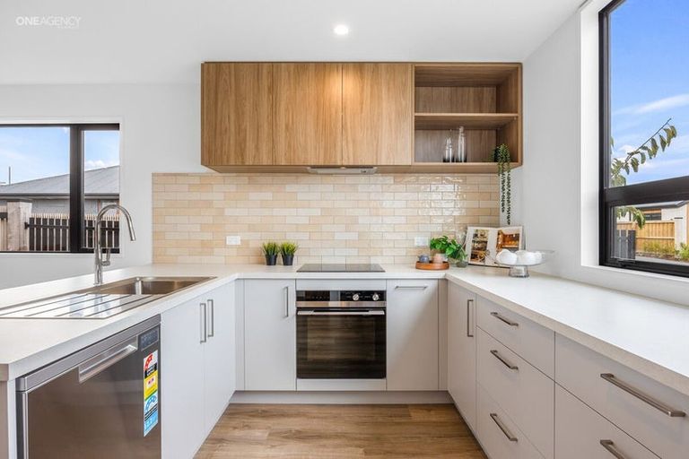 Photo of property in 19 Cassia Way, Rolleston, 7614