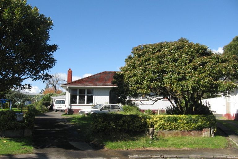 Photo of property in 6 Bolton Place, Otara, Auckland, 2023