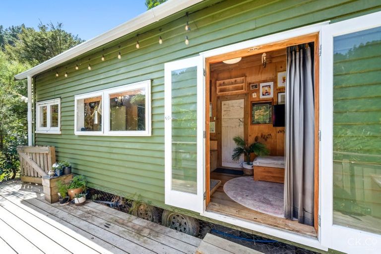 Photo of property in 159 Pinehaven Road, Pinehaven, Upper Hutt, 5019