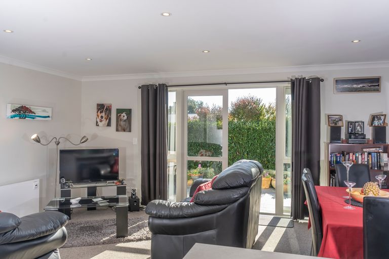 Photo of property in 25 Tuscan Lane, Martinborough, 5711