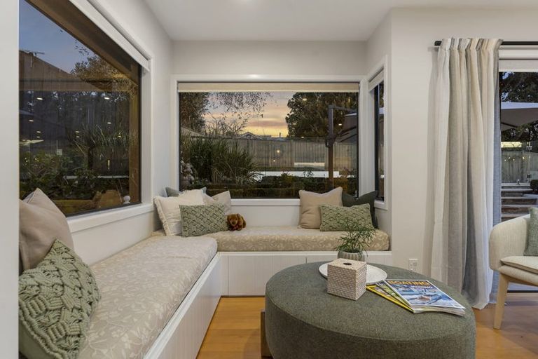 Photo of property in 6 Liston Crescent, Cockle Bay, Auckland, 2014