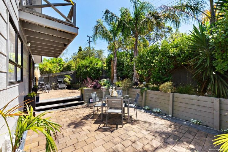 Photo of property in 289 Vipond Road, Stanmore Bay, Whangaparaoa, 0932