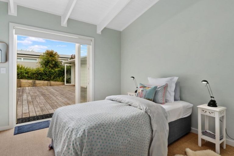 Photo of property in 6 Buckleton Road, Tawharanui Peninsula, Matakana, 0986