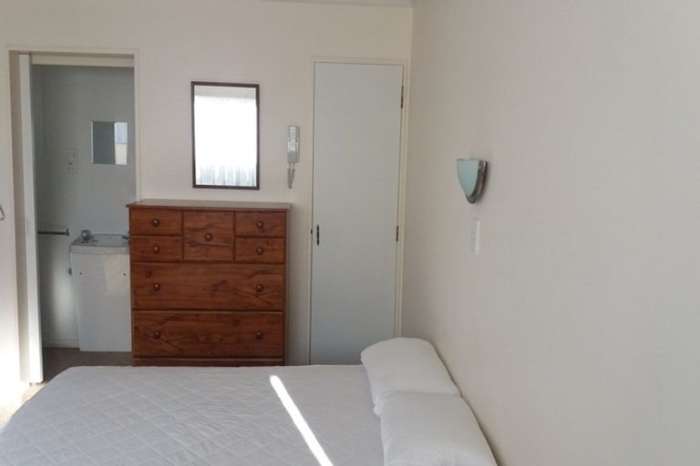 Photo of property in 203 Fitzherbert Avenue, West End, Palmerston North, 4410