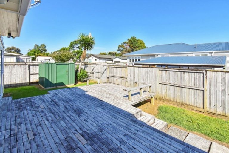 Photo of property in 10 Berkeley Road, Manurewa, Auckland, 2102