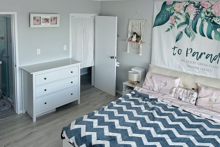 Photo of property in 27 Westpark Drive, West Harbour, Auckland, 0618