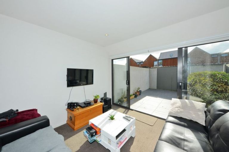 Photo of property in 9/20 North Avon Road, Richmond, Christchurch, 8013