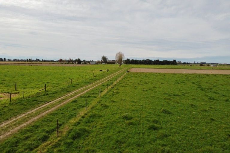 Photo of property in 102 Levels Plain Road, Levels, Timaru, 7975