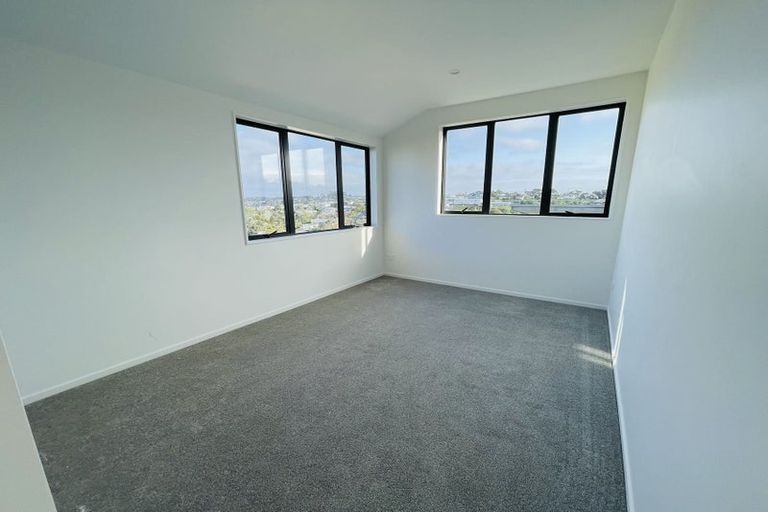 Photo of property in 48a Sunrise Avenue, Mount Maunganui, 3116