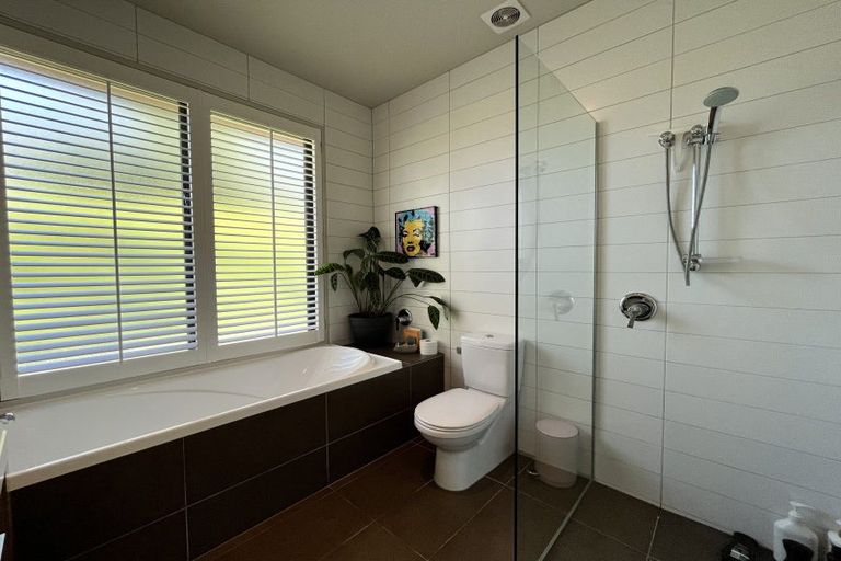 Photo of property in 1 Buckler Court, Jacks Point, Queenstown, 9371