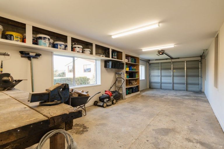 Photo of property in 18 Honeystone Street, Helensburgh, Dunedin, 9010