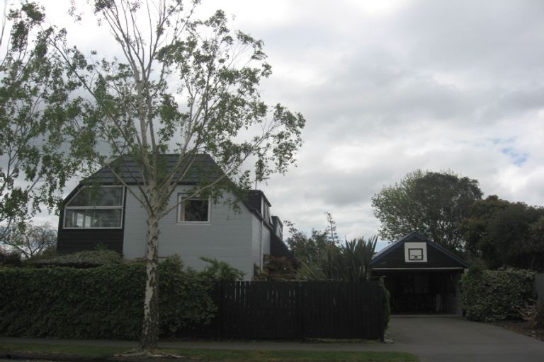 Photo of property in 1 Quinton Place, Bishopdale, Christchurch, 8053