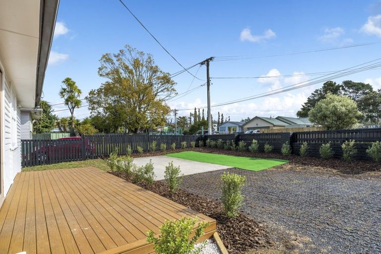 Photo of property in 33 Longburn Road, Henderson, Auckland, 0610