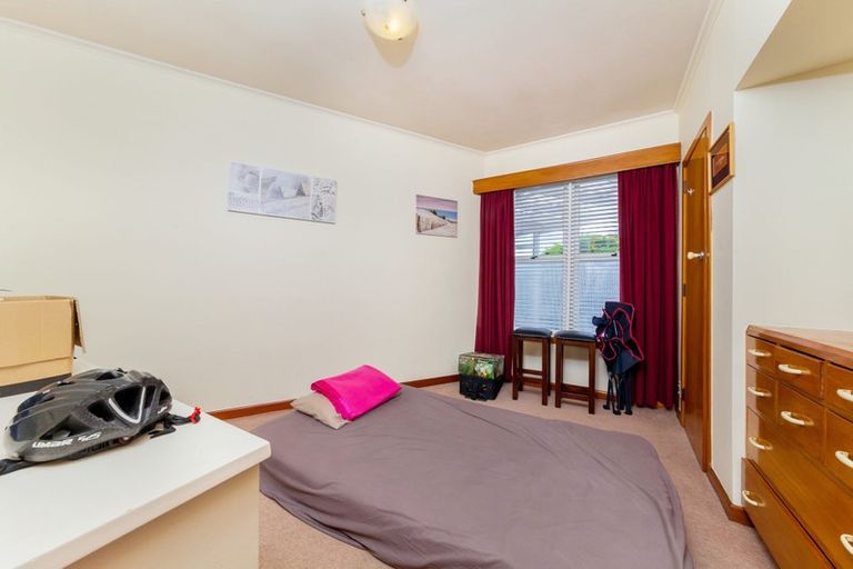 Photo of property in 10 Woodward Avenue, Mangere Bridge, Auckland, 2022