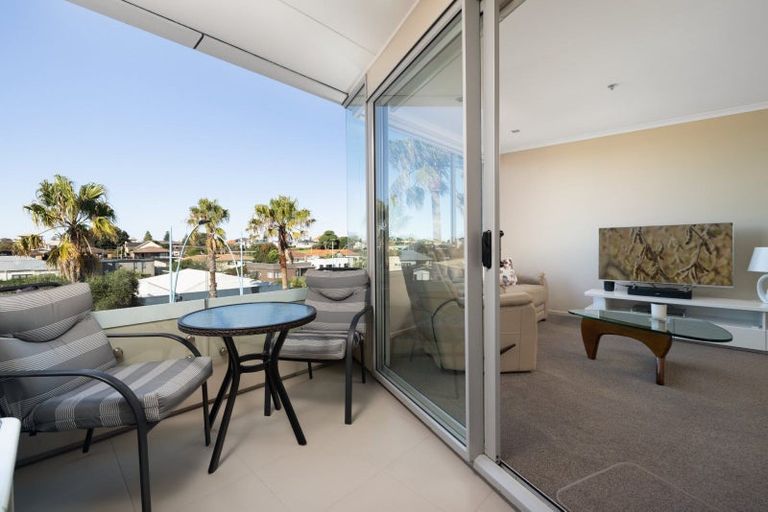 Photo of property in Algarve Apartments, 305/332 Maunganui Road, Mount Maunganui, 3116