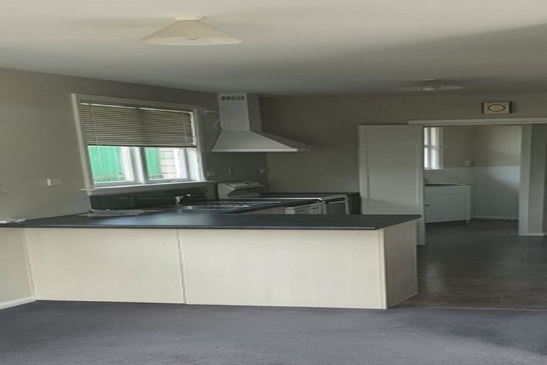 Photo of property in 5 Prestons Road, Redwood, Christchurch, 8051