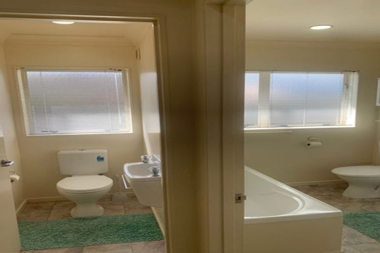 Photo of property in 502 Great South Road, Rosehill, Papakura, 2113