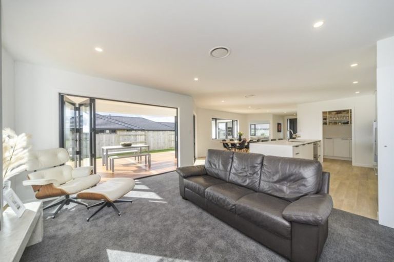 Photo of property in 21 Silicon Way, Fitzherbert, Palmerston North, 4410