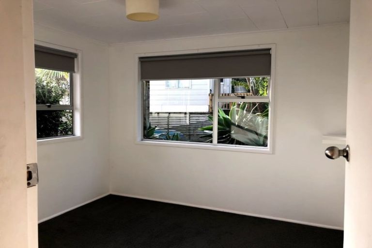 Photo of property in 1099 Whangaparaoa Road, Tindalls Beach, Whangaparaoa, 0930