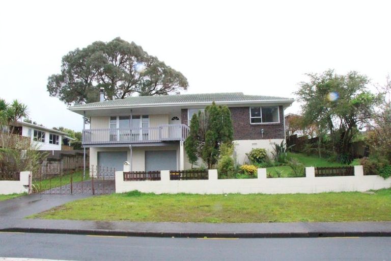 Photo of property in 39 Zita Maria Drive, Massey, Auckland, 0614