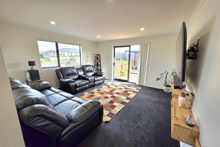 Photo of property in 35 Keene Drive, Bell Block, New Plymouth, 4312