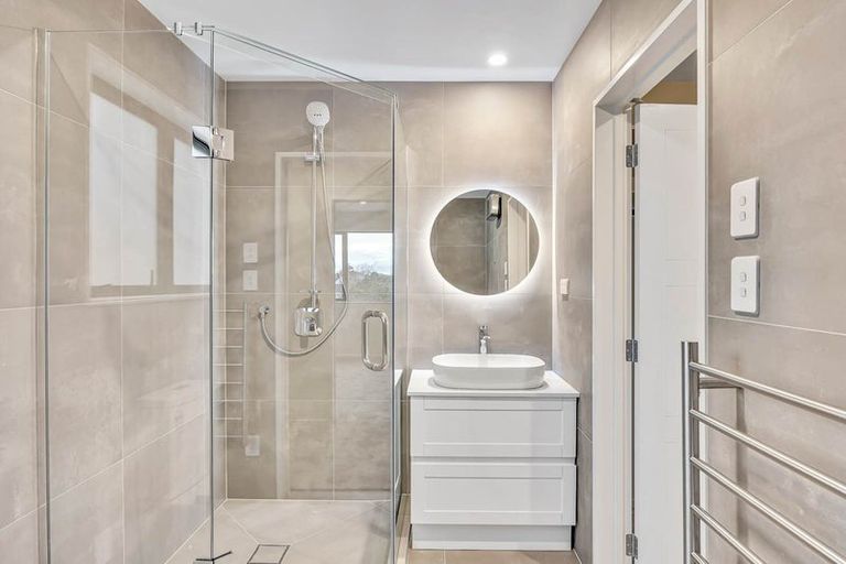 Photo of property in 29d Rotoiti Avenue, Pakuranga Heights, Auckland, 2010