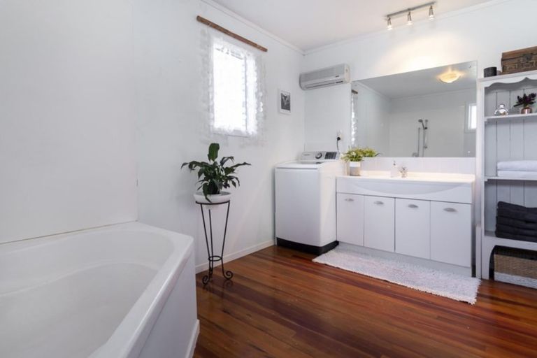 Photo of property in 8 Walnut Grove, Omokoroa, 3114