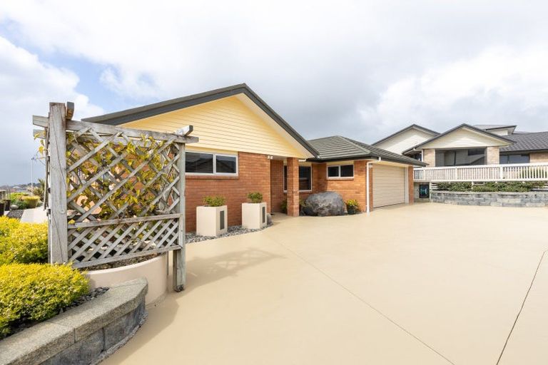 Photo of property in 11f Lemont Place, Westown, New Plymouth, 4310
