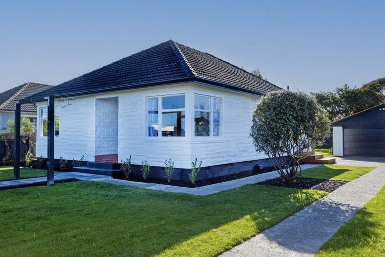 Photo of property in 4 Roberts Road, Hei Hei, Christchurch, 8042