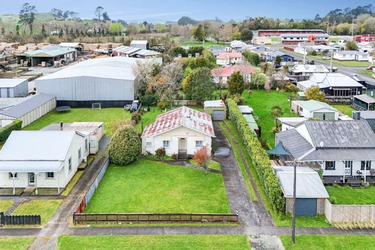 Photo of property in 17 Standish Street, Westown, New Plymouth, 4310