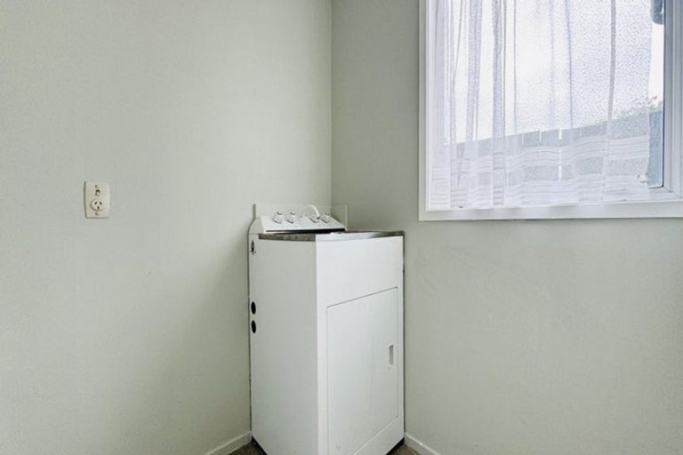 Photo of property in 52 Keegan Drive, Massey, Auckland, 0614