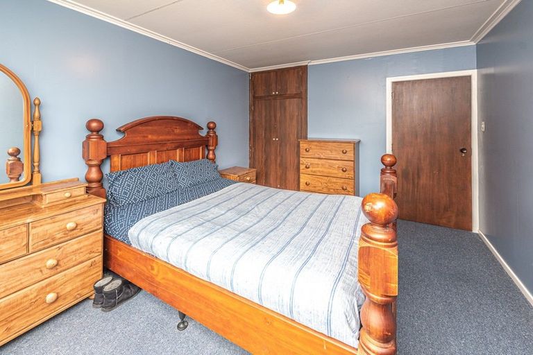Photo of property in 1 Lupton Street, Waverley, 4510