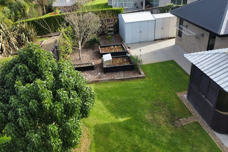 Photo of property in 39 Kendallvale Drive, Waiuku, 2123