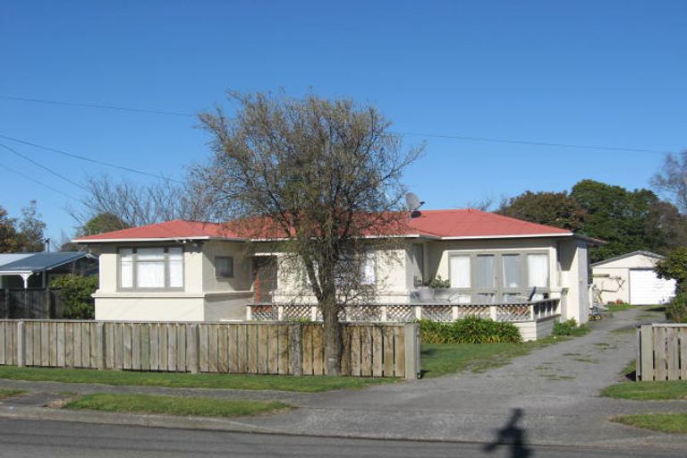 Photo of property in 22 Moreton Road, Carterton, 5713
