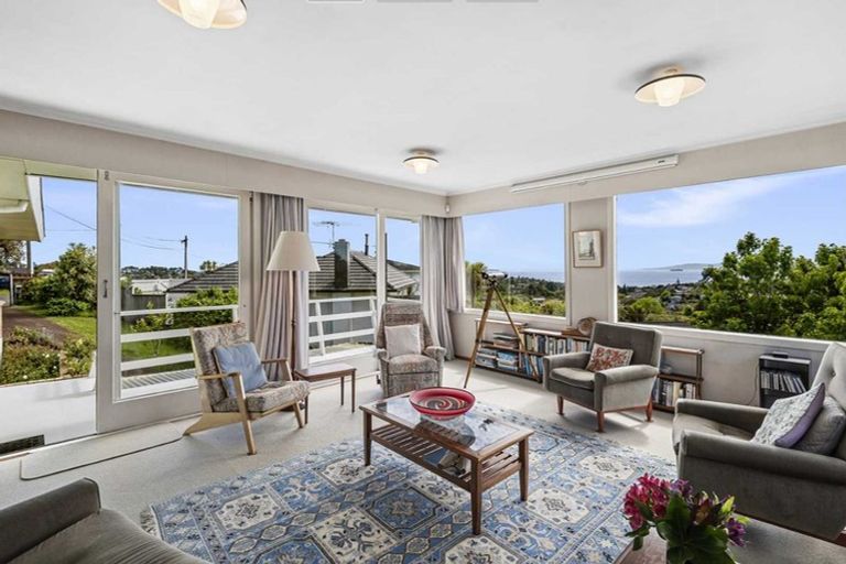 Photo of property in 1 Elizabeth Place, Mairangi Bay, Auckland, 0630