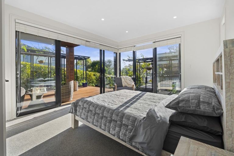 Photo of property in 37 Lake Pupuke Drive, Takapuna, Auckland, 0622
