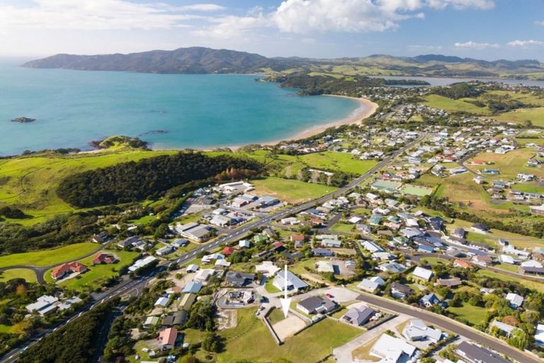 Photo of property in 21 Nancy Wake Place, Cable Bay, 0420