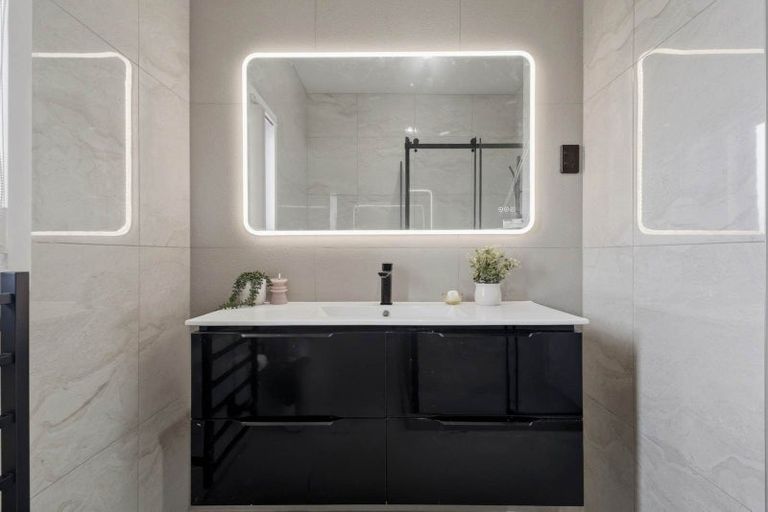 Photo of property in 1/58 Weymouth Road, Manurewa, Auckland, 2102