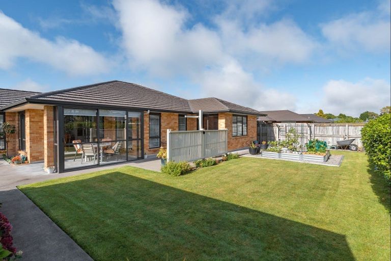 Photo of property in 13 Feist Street, Carterton, 5713