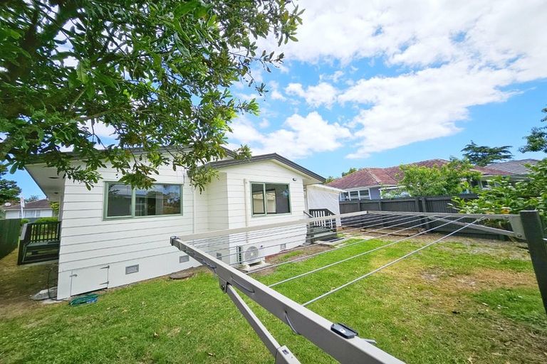 Photo of property in 1 Robertson Road, Ranui, Auckland, 0612
