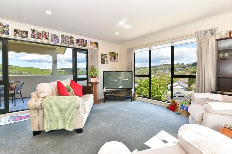 Photo of property in 16 Te Kauri Place, Helensville, 0800