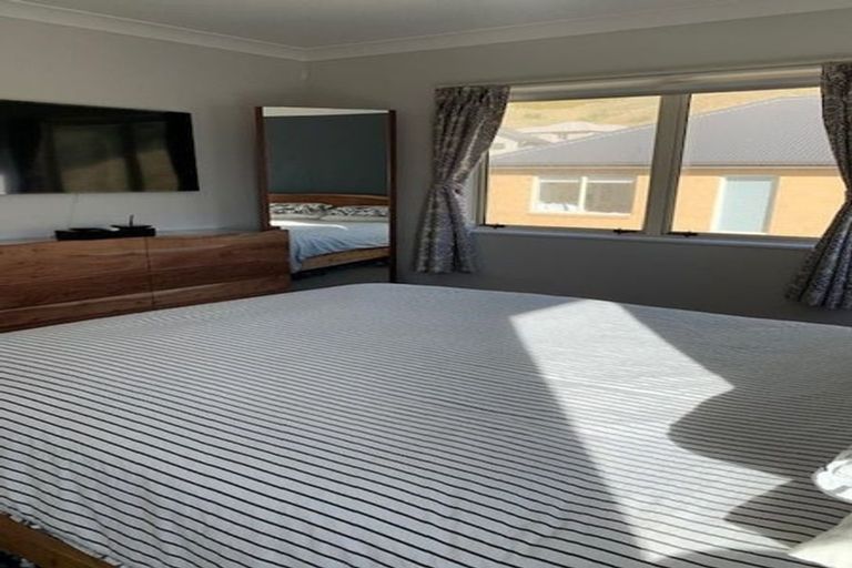 Photo of property in 39a Erlestoke Crescent, Churton Park, Wellington, 6037