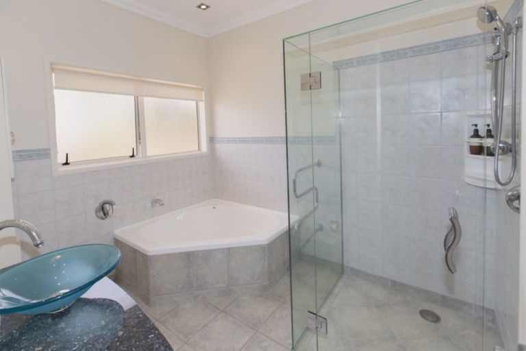 Photo of property in 1 Clearview Close, Dargaville, 0310